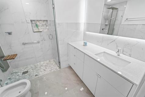 2597 W 73rd Place Hialeah FL 33016