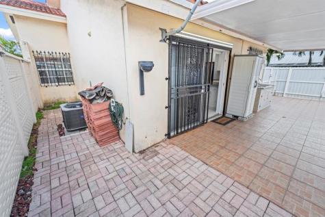 2597 W 73rd Place Hialeah FL 33016
