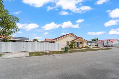 2597 W 73rd Place Hialeah FL 33016