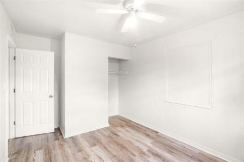 140 SE Serenata Court Port St Lucie FL 34983