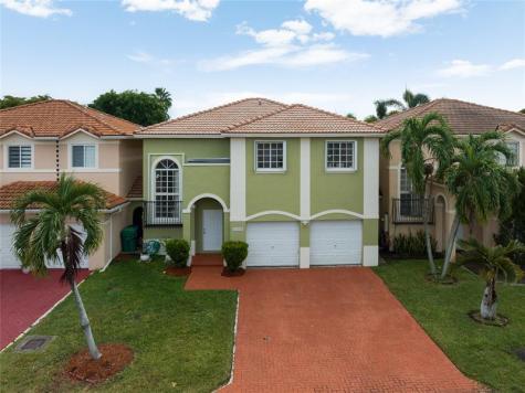 13518 SW 142nd Terrace Miami FL 33186