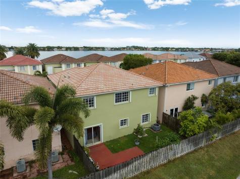 13518 SW 142nd Terrace Miami FL 33186