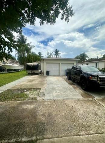 2520 Fillmore Street Hollywood FL 33020