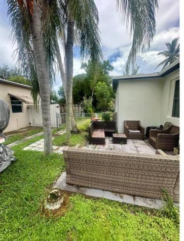 2520 Fillmore Street Hollywood FL 33020