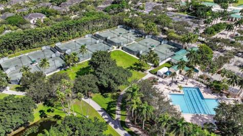 2760 Pinehurst Weston FL 33332