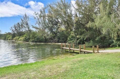 4723 SW 12th Place Deerfield Beach FL 33442