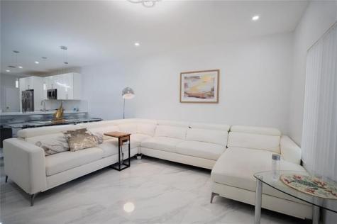 4723 SW 12th Place Deerfield Beach FL 33442