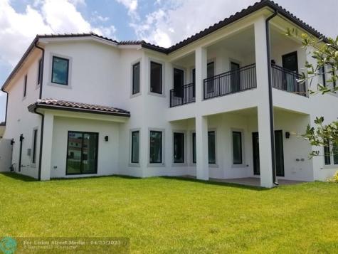 3515 Ashwood Circle Hollywood FL 33312
