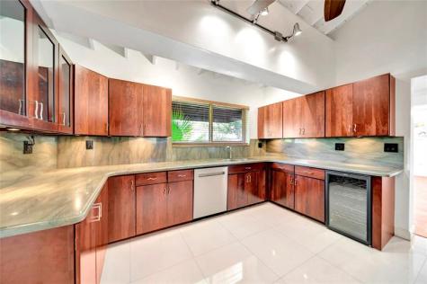 2524 NE 26th Terrace Fort Lauderdale FL 33305
