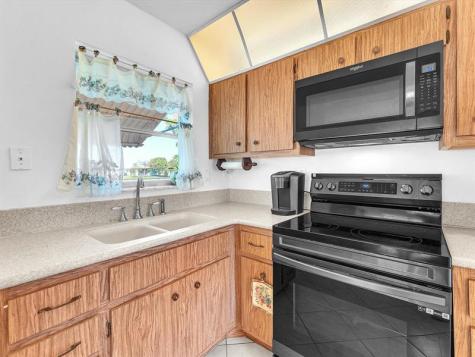 5702 NW 84th Avenue Tamarac FL 33321