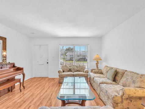 5702 NW 84th Avenue Tamarac FL 33321