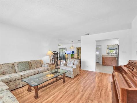 5702 NW 84th Avenue Tamarac FL 33321