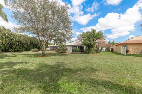5892 Seashell Terrace Boynton Beach FL 33437