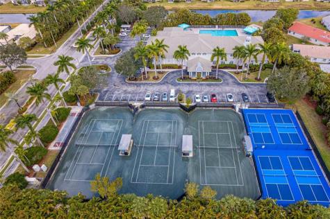 5892 Seashell Terrace Boynton Beach FL 33437