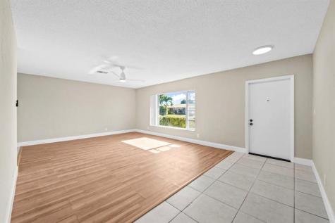 9203 NW 71st Street Tamarac FL 33321