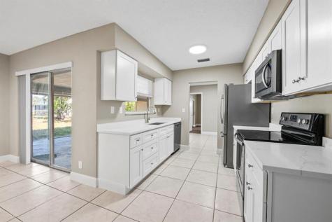 9203 NW 71st Street Tamarac FL 33321