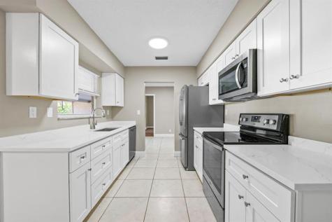 9203 NW 71st Street Tamarac FL 33321