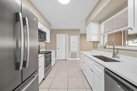 9203 NW 71st Street Tamarac FL 33321