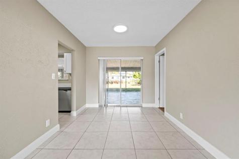 9203 NW 71st Street Tamarac FL 33321