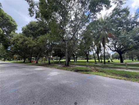 2109 Pinehurst Drive West Palm Beach FL 33407