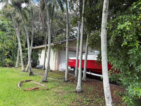 2109 Pinehurst Drive West Palm Beach FL 33407