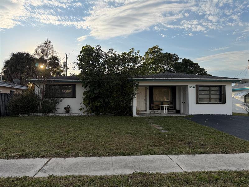 614 N 32nd Court Hollywood FL 33021