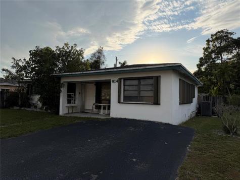 614 N 32nd Court Hollywood FL 33021