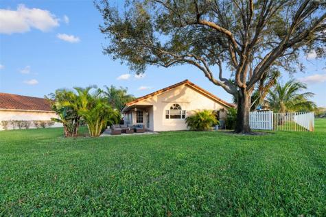 16473 Del Palacio Court Delray Beach FL 33484