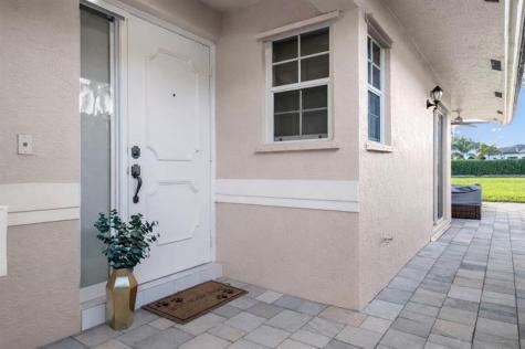16473 Del Palacio Court Delray Beach FL 33484