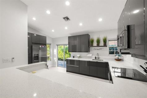 16473 Del Palacio Court Delray Beach FL 33484