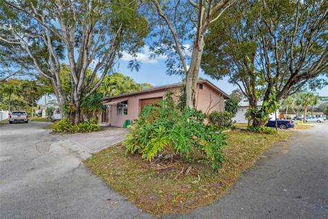 2822 SW Natura Boulevard Deerfield Beach FL 33441