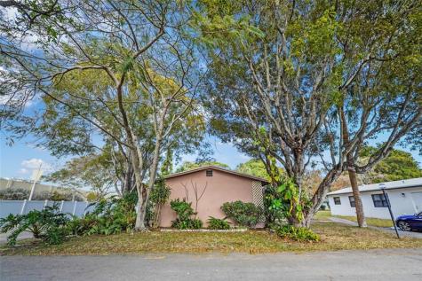 2822 SW Natura Boulevard Deerfield Beach FL 33441