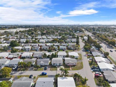 4560 NW 17th Terrace Tamarac FL 33309