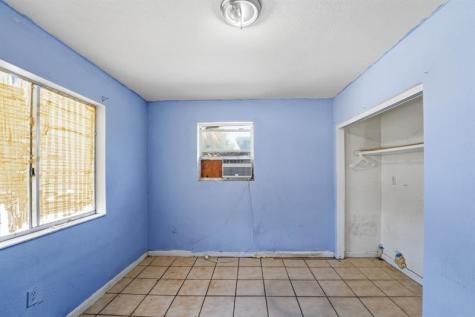 4925 E 9th Court Hialeah FL 33013