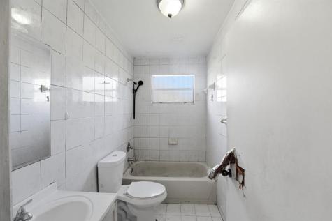 4925 E 9th Court Hialeah FL 33013
