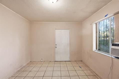 4925 E 9th Court Hialeah FL 33013