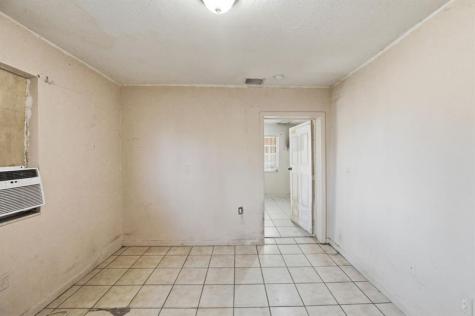 4925 E 9th Court Hialeah FL 33013