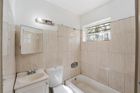 4925 E 9th Court Hialeah FL 33013