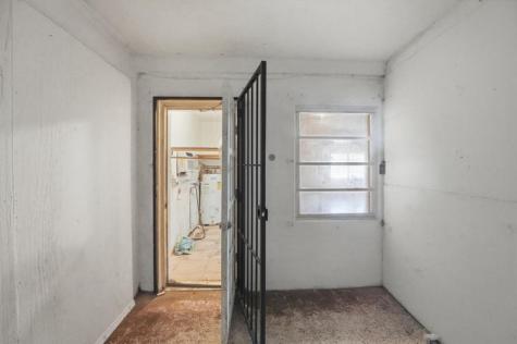 4925 E 9th Court Hialeah FL 33013