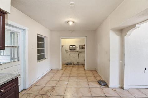 4925 E 9th Court Hialeah FL 33013