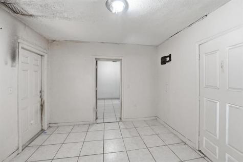 4925 E 9th Court Hialeah FL 33013