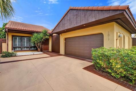 1017 NE 202nd Lane Miami FL 33179