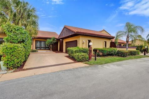 1017 NE 202nd Lane Miami FL 33179