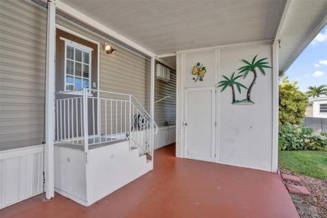 8601 SW 21st Court Davie FL 33324