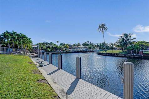 949 SE 10th Court Pompano Beach FL 33060