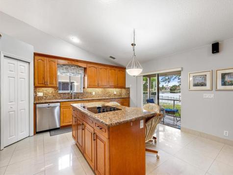 1011 NW 193rd Avenue Pembroke Pines FL 33029