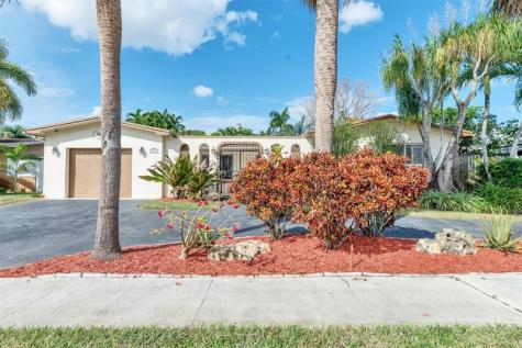 9611 NW 3rd Street Pembroke Pines FL 33024