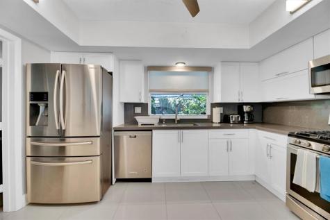 9611 NW 3rd Street Pembroke Pines FL 33024
