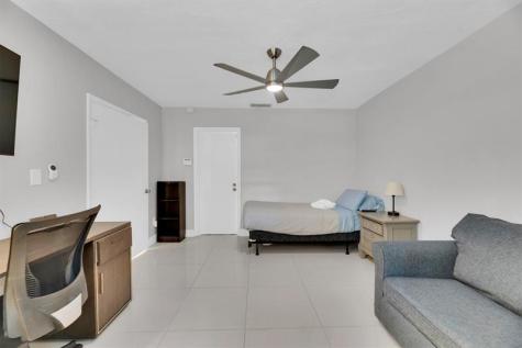 9611 NW 3rd Street Pembroke Pines FL 33024
