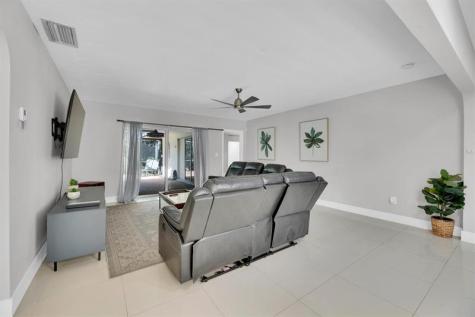 9611 NW 3rd Street Pembroke Pines FL 33024